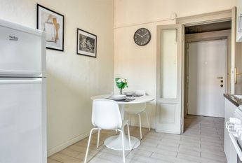 Wonderful single room with private balcony in Milan, few steps away from a Bocconi, IULM and NABA