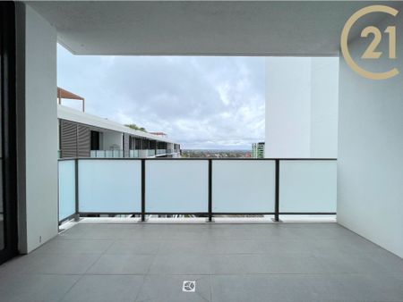 Nearly Brand New Luxury Apartment in Hurstville&excl;&excl; - Photo 3