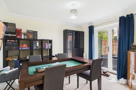 4 bedroom townhouse to rent - Photo 2