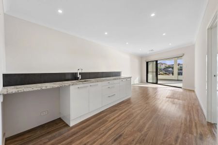 Four Bedrooms with Impeccable Views and Perfectly Positioned. - Photo 5