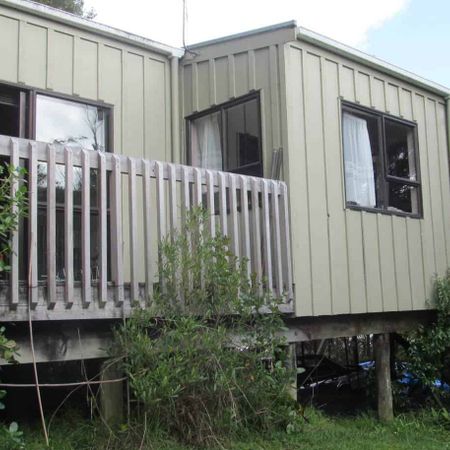 Three bedroom home in private location - Photo 4