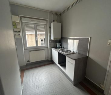 Location Appartement 2 pièces 44m² LE CREUSOT 71200 - Photo 3