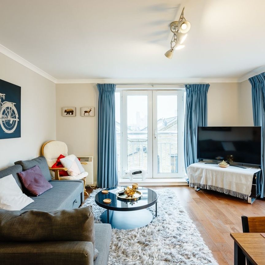 2 Bed Flat, Millennium Drive, E14 - Photo 1