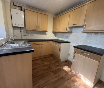 4 bedroom detached house to rent - Photo 6