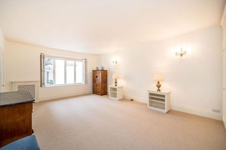 3 bedroom flat to rent - Photo 3