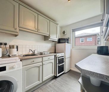 1 bedroom flat to rent - Photo 6