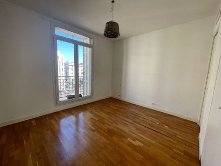 Appartement 3 pièces 100m2 MARSEILLE 4EME 1 300 euros - Photo 2