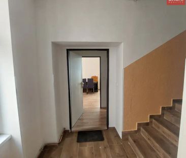 Nabízíme k pronájmu byt 1 + 1, nacházející se na rozhraní ulice Den... - Photo 2
