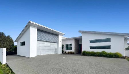 KAIAPOI - FOUR BEDROOM, TWO LIVING, TWO BATHROOM ARCHITECTURAL HOME, PET NEGOTIABLE - Photo 5
