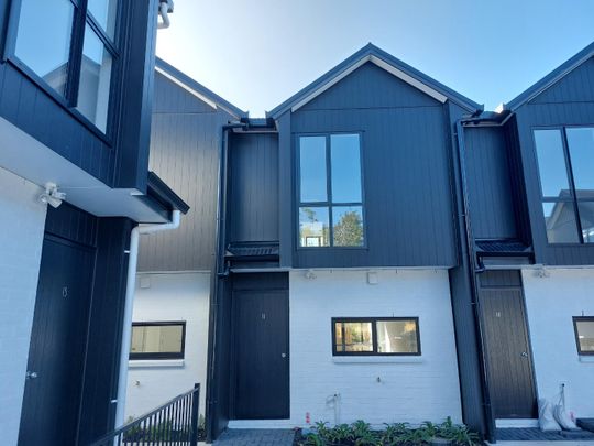 Ellerslie Townhouse - Photo 1
