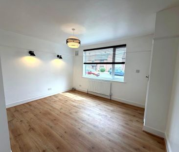 Trenchard Close, Newton, NG13 - Photo 1