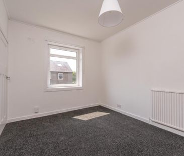 3 bedroom flat to rent - Photo 6
