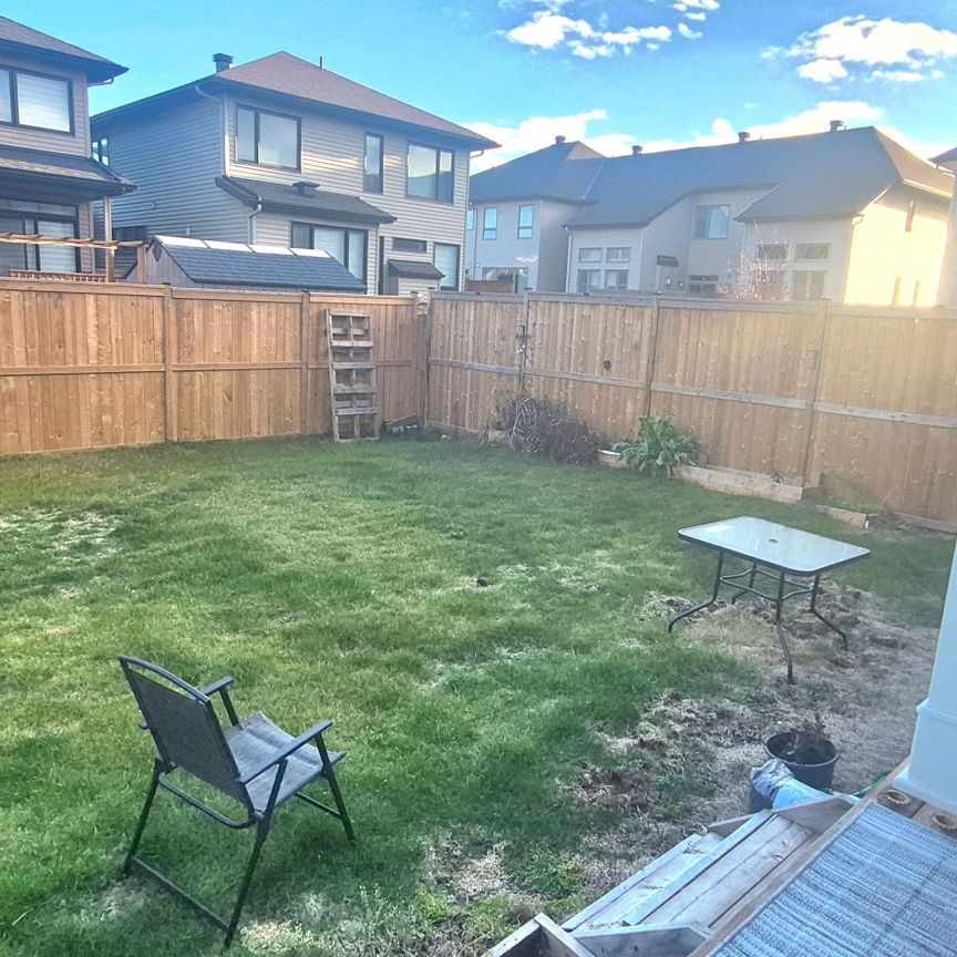 For Lease - 341 Haliburton Heights, Kanata, Ontario - Photo 1