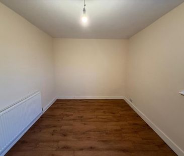 2 bedroom semi-detached house to rent - Photo 6