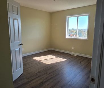 For Lease - 329 Edgehill Drive Unit# Upper, Barrie, Ontario - Photo 6