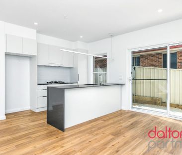 Contemporary 3-Bedroom Townhouse - Photo 5