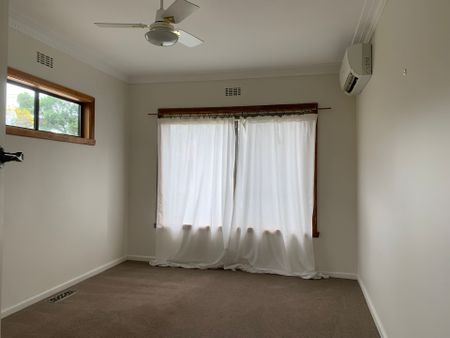 Price Drop--- Full Renovation 4 Bedrooms House - Photo 5
