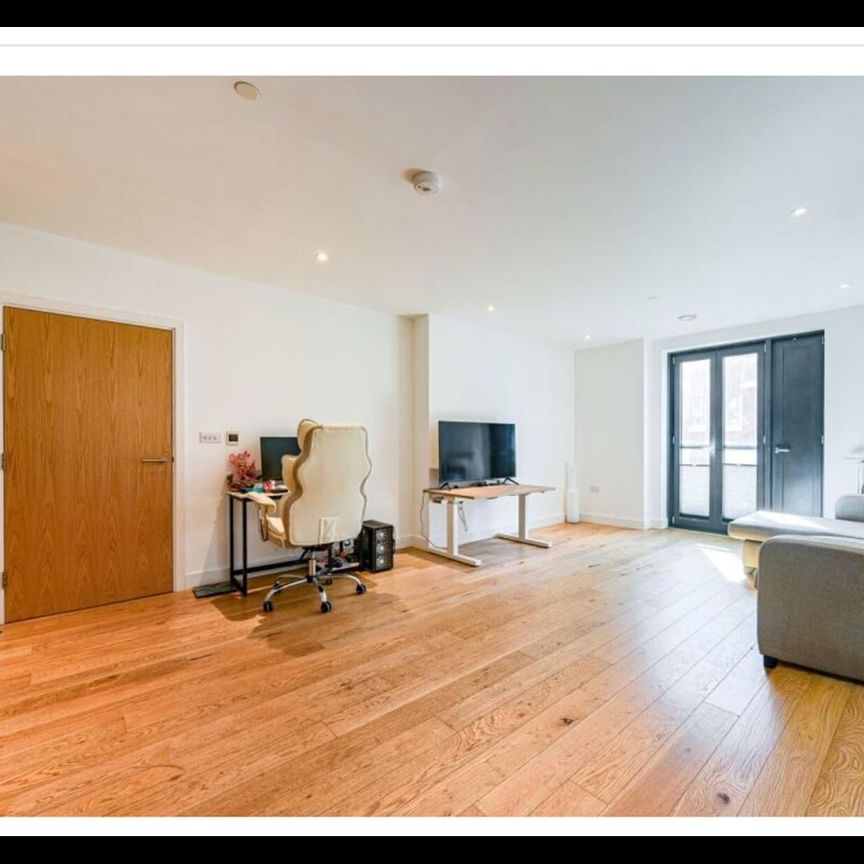 2 Bed Flat, Station Road, SE13 - Photo 1
