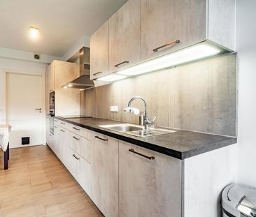 Appartement met één slaapkamer in Forest - Photo 2