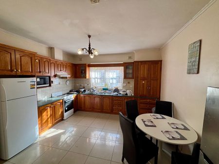 Croydon Park - Photo 2