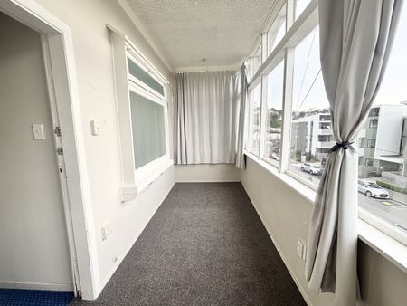 15B Hankey Street (Upper), Mount Cook - Photo 5