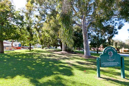 10 Granby Crescent, Nedlands. - Photo 2