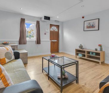 3 bedroom flat to rent - Photo 1