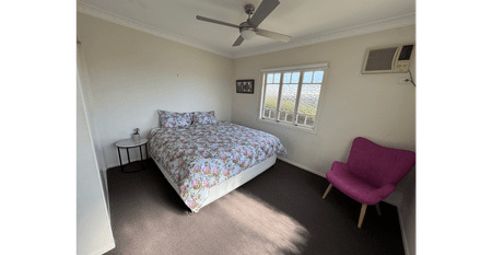 Elevated, Light-Filled 3-Bedroom Home with City Glimpses – Fully Furnished & Move-In Ready - Photo 5