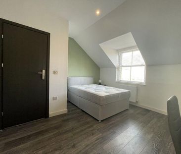 1 bedroom in a house share to rent - Photo 2