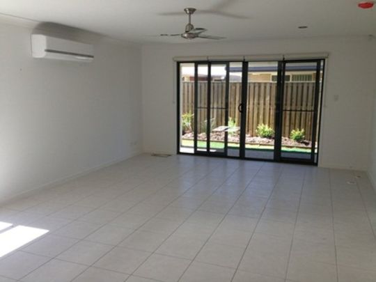 38 Scarborough Circuit, Blacks Beach - Photo 1