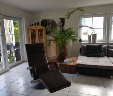 Moderne und grosszügige 3.5-Zi-Gartenwohnung mit Garage - Foto 3