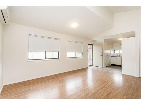 For Rent - 18A Elizabeth Crescent, Kingswood - Photo 1