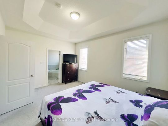 Condo Townhouse For Lease | E9233655 - Photo 1