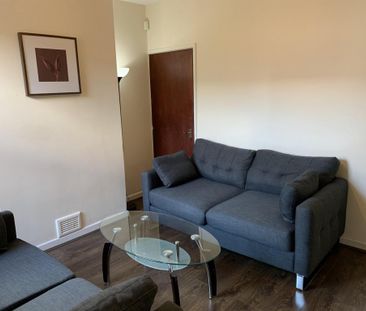 2 bedroom terraced house to rent - Photo 6