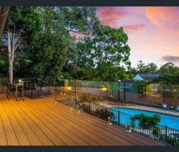 Large Family Home With Sparkling Pool - Photo 5