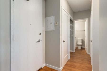 Premier Suite - 1 Bedroom - Photo 2