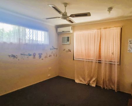 Charming Family Home for Lease in Avenell Heights - Photo 2