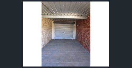 3 BR HOME WITH AIR-CON, BUILT-INS AND YARD, SO CLOSE TO EVERYTHING!! - Photo 3