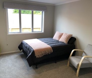 Located in the heart of the city, this stylish In The City townhous... - Photo 4