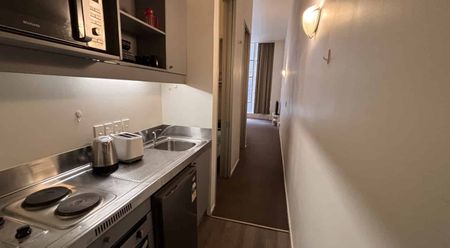 Furnished City Apartment in the Iconic Guardian Building – Available Now! - Photo 5