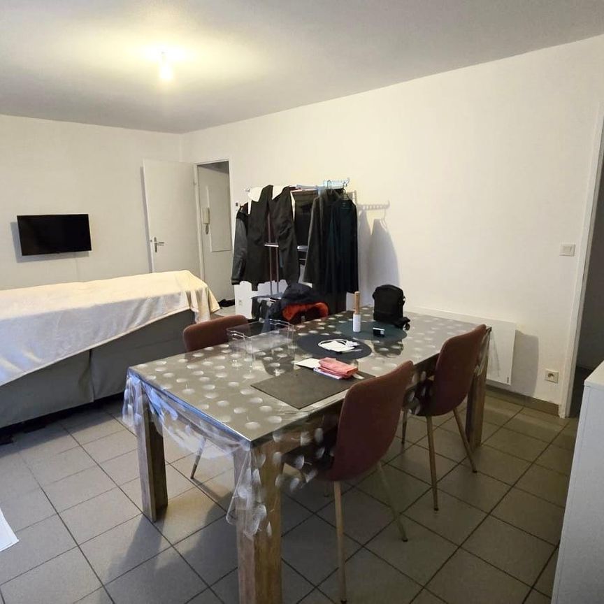 Location Appartement 2 pièces 47m² PECQUENCOURT 59146 - Photo 1