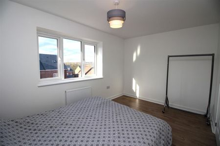 2 bedroom Terraced House to rent in Elm Road, Blaydon-On-Tyne, Tyne & Wear, NE21 5FB - Photo 4