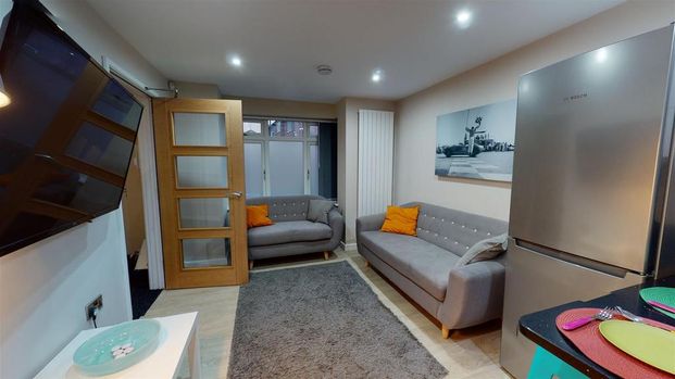 5 bedroom house to rent - Photo 1