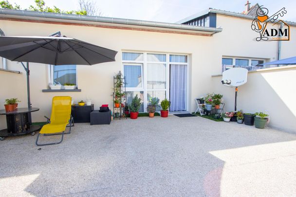 Location F2 type Loft avec terrasse - Photo 1