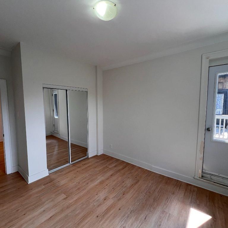 Recently Renovated 5½ Apartments Available - A louer • For Rent - Photo 1
