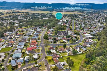 Immaculate family home - Photo 5