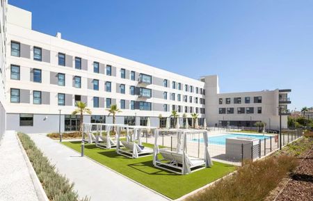 Avenida del Editor Ángel Caffarena, Málaga, Andalusia 29010 - Photo 2