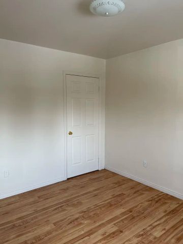 Killaly Suites — Spacious 3 bedroom with deck - Photo 5