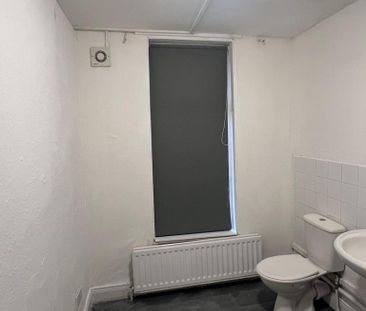 4 bedroom terraced house to rent - Photo 3