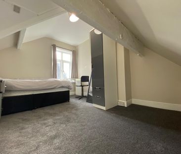 1 bedroom in a house share to rent - Photo 2